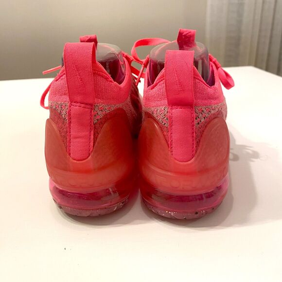 Nike Air VaporMax 2022 Flyknit Hyper Pink Running Shoes Women's Size‎ 8 - Picture 7 of 10